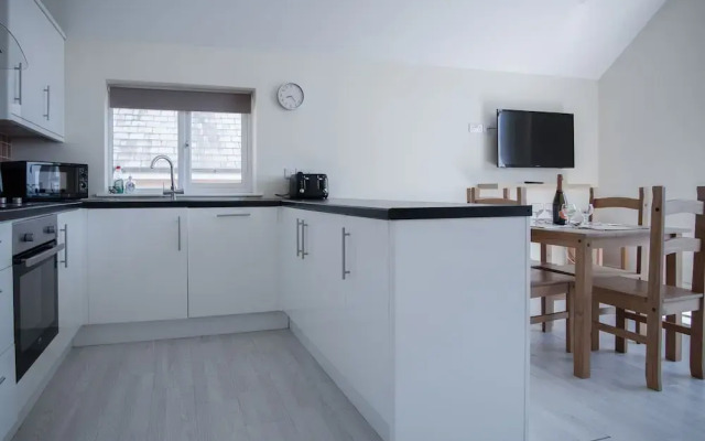 Caldey - 2 Bedroom Apartment - Pendine