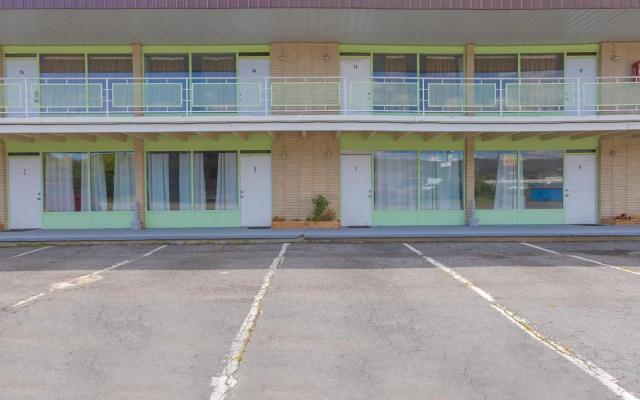 Sonrise Inn Lincoln Hwy By OYO