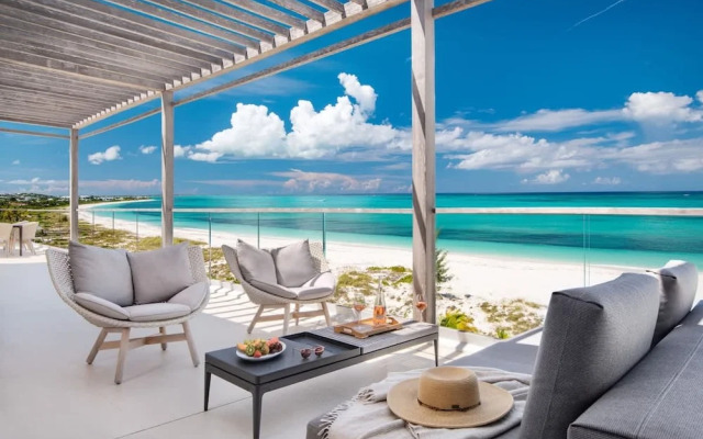 Luxe Oceanfront Penthouse Hot Tub Daily Cabana