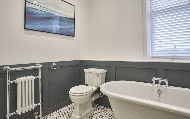 Host Stay Huntcliff View Apartment