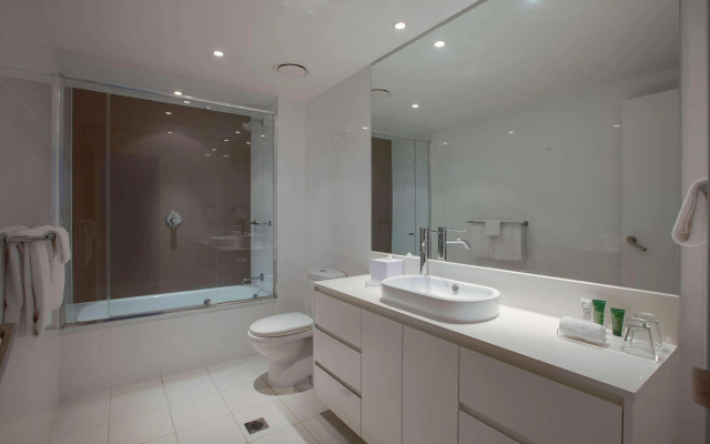 Hilton Surfers Paradise Hotel & Residences.