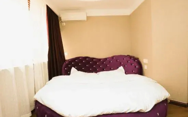 Qianbaidu Hotel (Changchun Jida South School Store)
