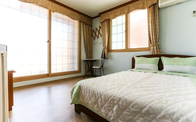 Naksan Crova Condotel