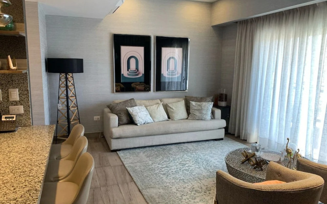 Breakfast Included Regatta Living II 504