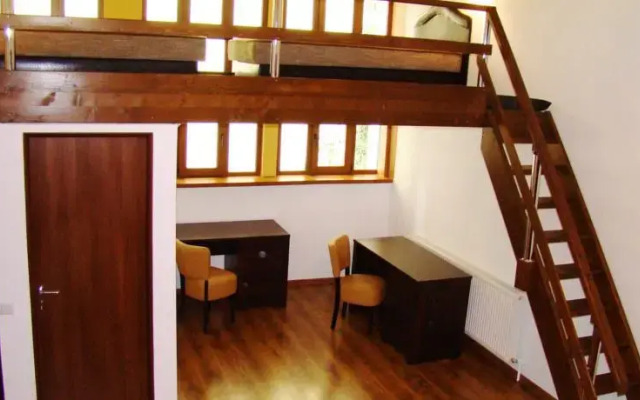 Check-inn Studios