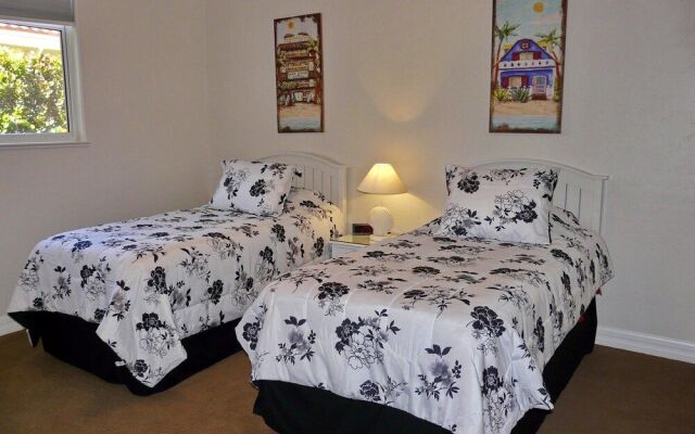 Waterfront Home With Pool, spa and Walk to Beach