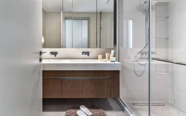 Sea view 2BR Beach Isle