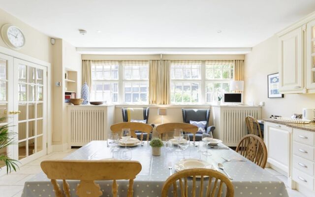 Picturesque Mews House on Cosy Cobbled Street