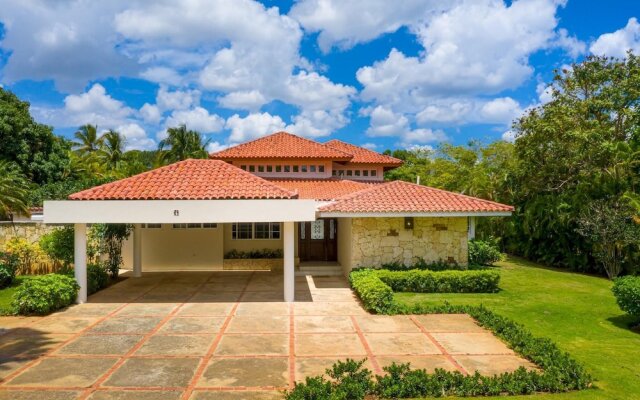 Casa de Campo Villa for Rent in Caribbean Style - With Pool Jacuzzi and Volleyball net