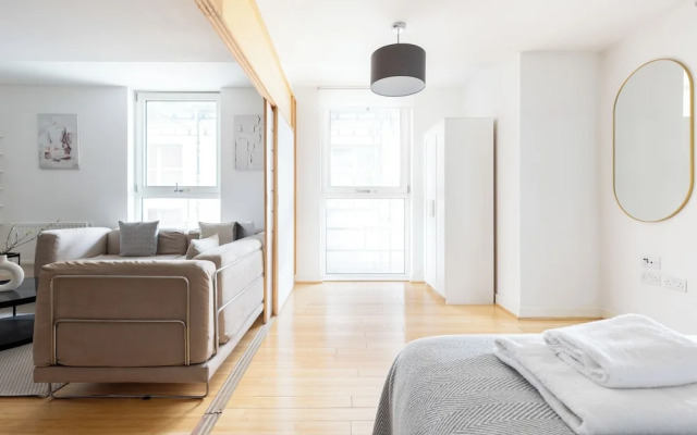 Spacious 2 Bed Apartment in Dalston