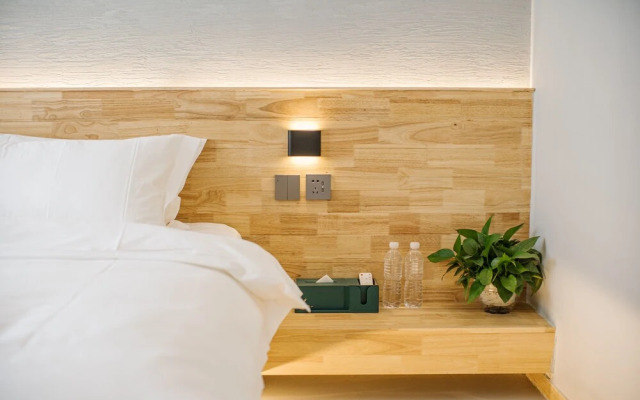 VINAWHISPER Boutique Hotel