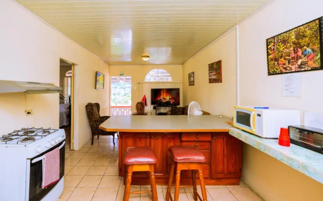 Carolyn's View Guest House
