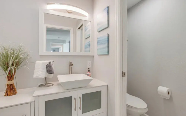 Dog-friendly Ranch Retreat ~ 5 Mi to Denver!
