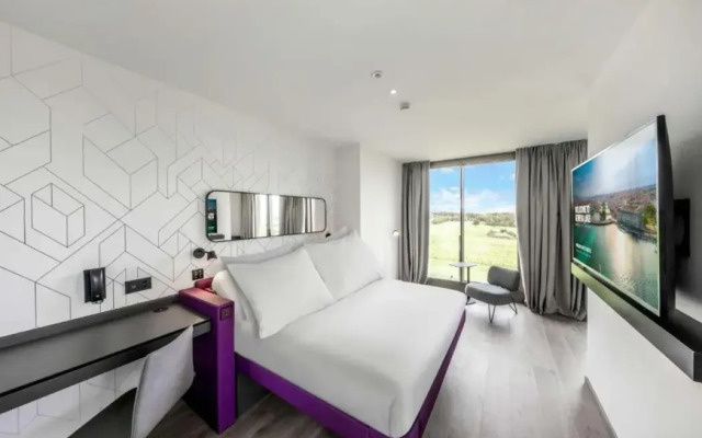YOTEL Geneva Lake