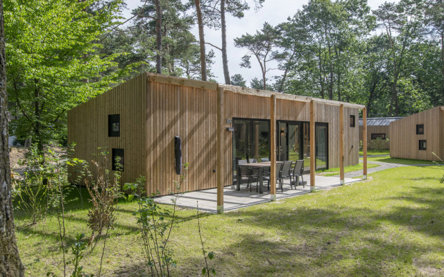Nice Chalet With air Conditioning, in a Holiday Park at 12 km. From Eindhoven
