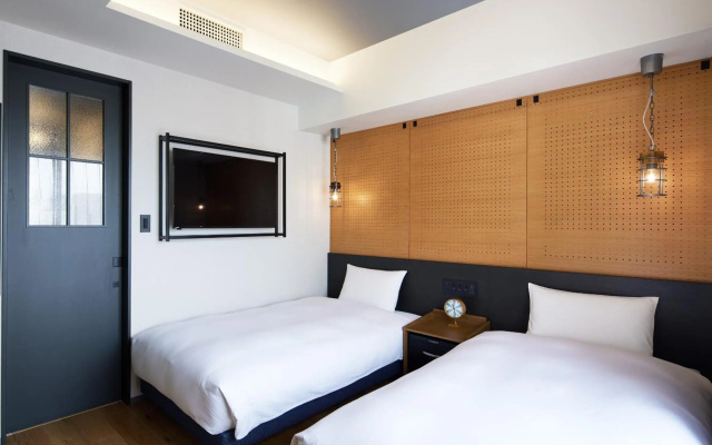 LAMP LIGHT BOOKS HOTEL Fukuoka – Guest Rooms – Fukuoka