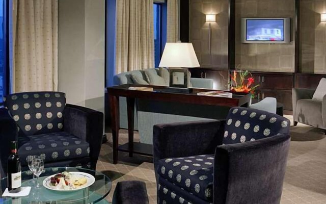 DoubleTree Suites by Hilton Hotel Boston - Cambridge