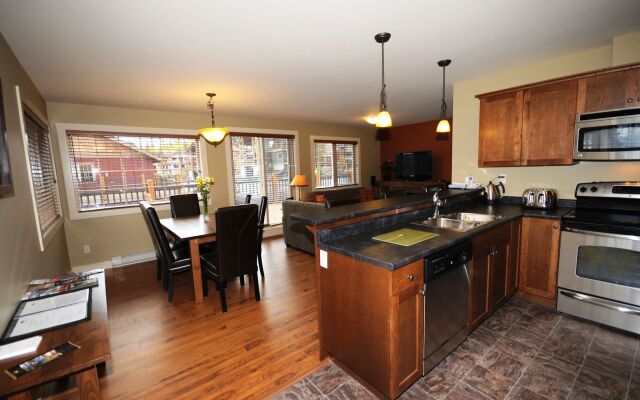 Aspens at Kicking Horse Mountain Resort