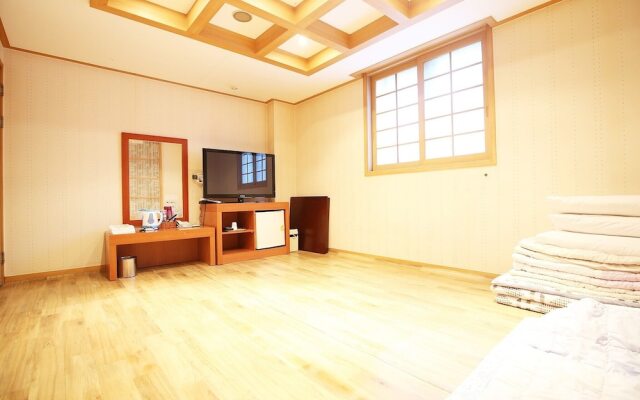 Cheonan Good Morning Hotel