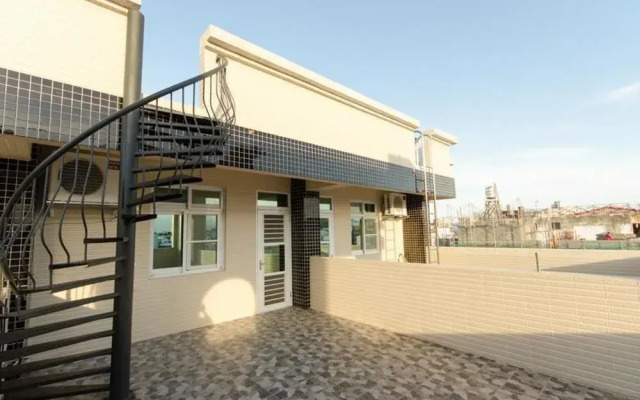 La Dahai Bed and Breakfast