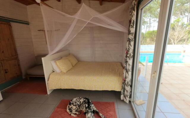 Ideal Summer cabin 1 km from arrifana beach