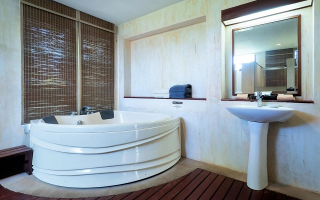 Royal Lanta Resort & Spa