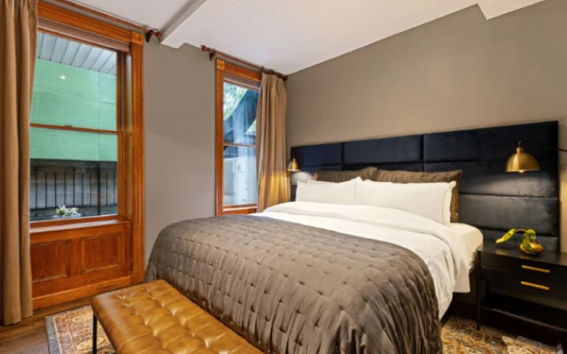 The Historic Blue Moon Hotel - NYC