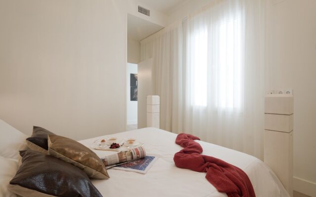 Granada Deluxe Apartments