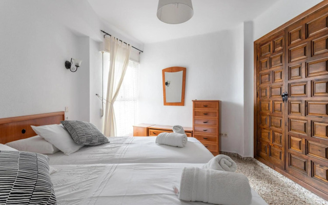 Bright and Spacious 2 Bed Apt