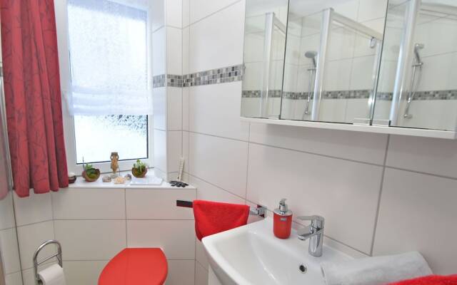 Pretty Apartment With Garden, Bbq, Deckchairs, Carport