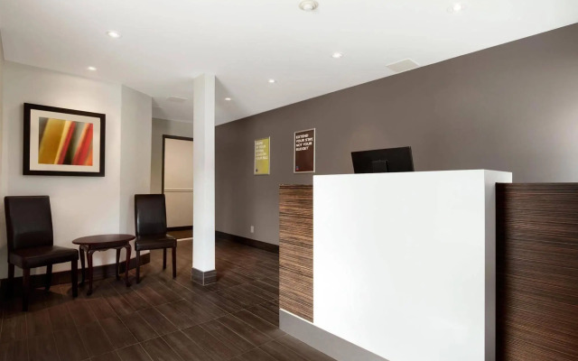Studio 6 Toronto