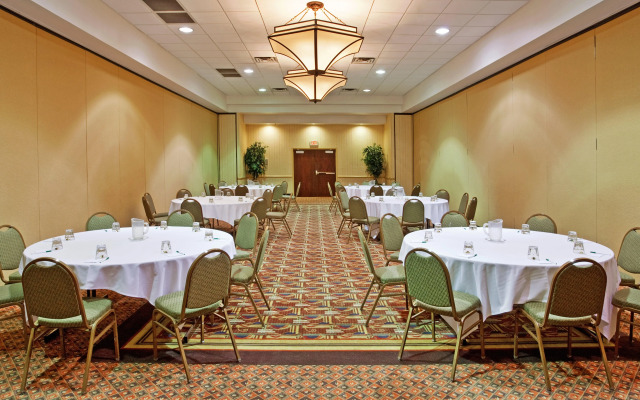 Wyndham Flint MI/Grand Blanc/Bishop Airport/Conference Ct