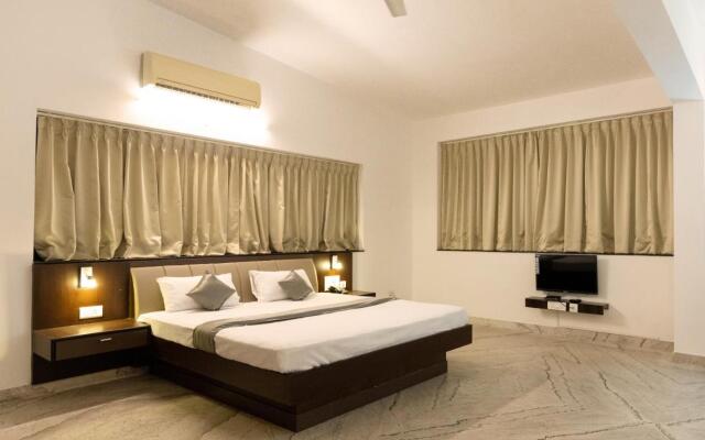 Hotel Paramount Suites & Service Apartments