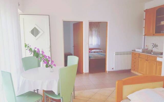 Floral Apartments Yazzy 2