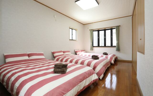 Tsuru House