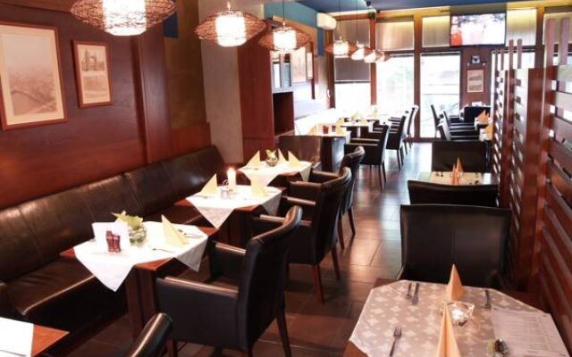 LONDON Boutique hotel & Restaurant