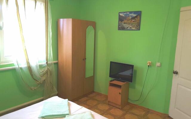 Guest House on Pravoslavnaya 20 B