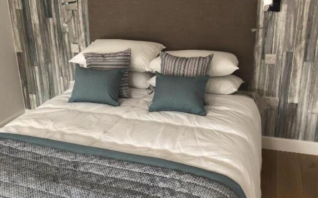 Hamilton Arms Suites