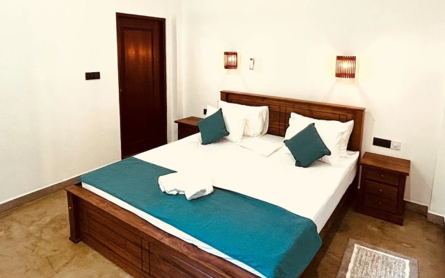 Mich's Surf Villa & Hostel