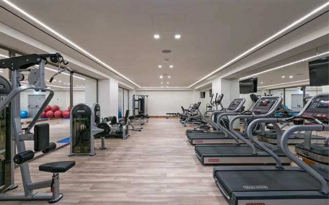 Amada Colossos Resort