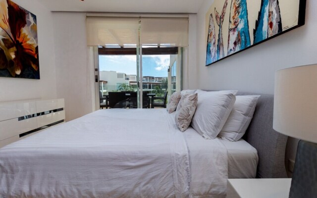 Elements Penthouse 6 3 Bedroom Condo by RedAwning