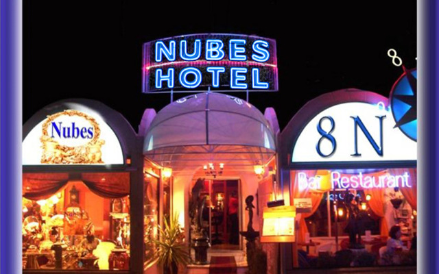 Nubes Hotel