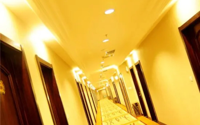 Xintiandi Fashion Hotel (Wafangdian Railway Station)