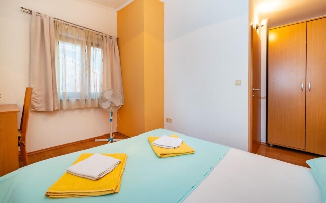 Nice Apartment in Modric With 1 Bedrooms and Wifi