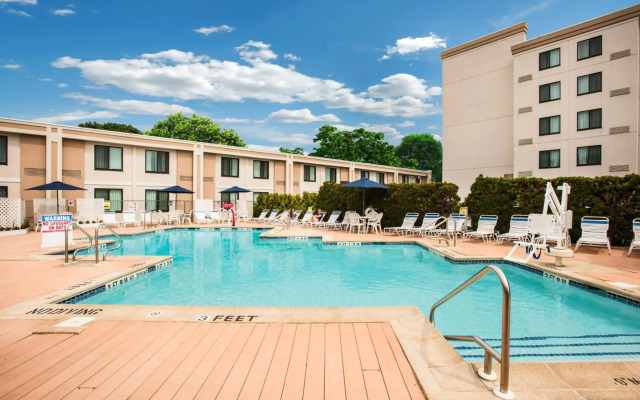 Holiday Inn Hasbrouck Heights-Meadowlands by IHG