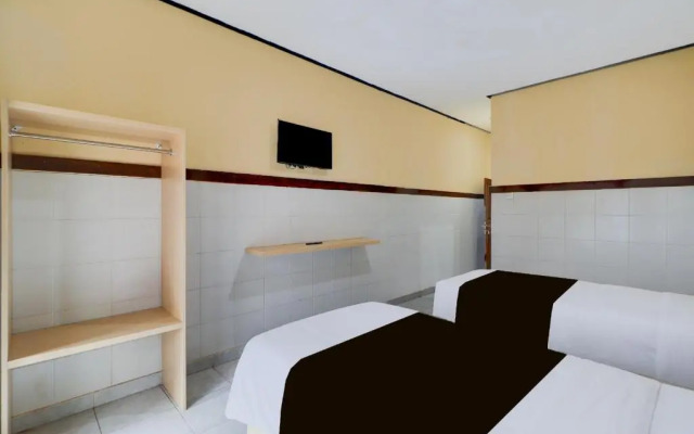 Townhouse Oak Legian Near Legian Beach Formerly Sayang Maha Merta