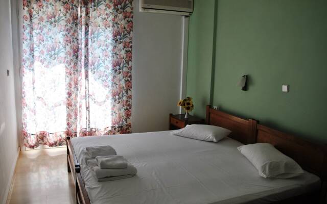 Filoxenia Hotel & Apartments