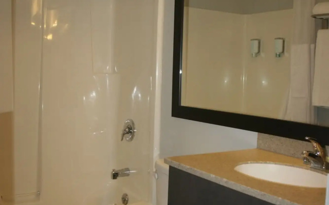 Travelodge Suites by Wyndham New Glasgow