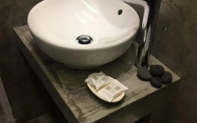 Light Blue Window Kamari