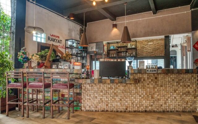 RedDoorz Plus near Akademi Kepolisian Semarang 3